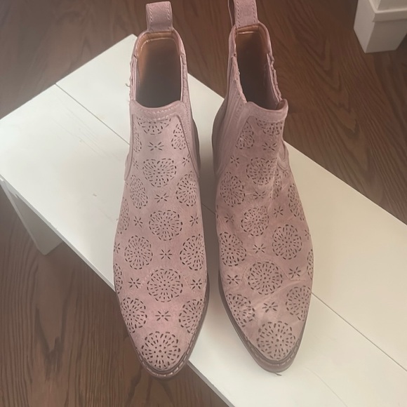 🌿P4 Brooks mauve pink women’s suede booties, size 5.5🌿 - Picture 6 of 9